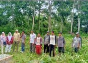 Sambut Bulan Puasa Pemdes Gunung Sakti Gotong Royong Kebersihan Makam.