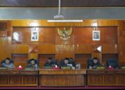 Bupati Bengkulu Selatan Gusnan Mulyadi, Menyampaikan Dua Rancangan Perda Pada Rapat Paripurna DPRD