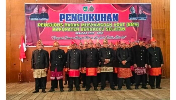 Wakil Bupat Bengkulu Selatan Yefri Sudianto Kukuhkan Pengurus BMA Bengkulu Selatan 2025 – 2030