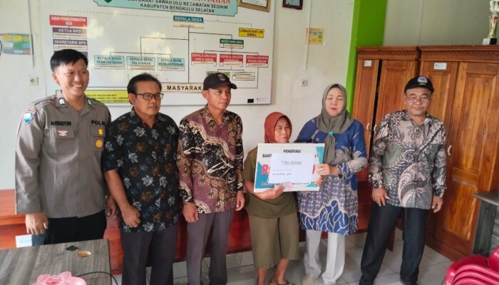 Pemdes Darat Sawah Ulu Salurkan BLT DD Untuk Bulan April Sampai Juni, Sebanyak 5 KPM Tahun Anggaran 2026.