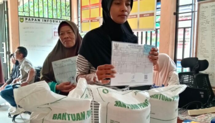 233 Warga Desa Padang Pandan Terima Bantuan Beras, Program BAPANG