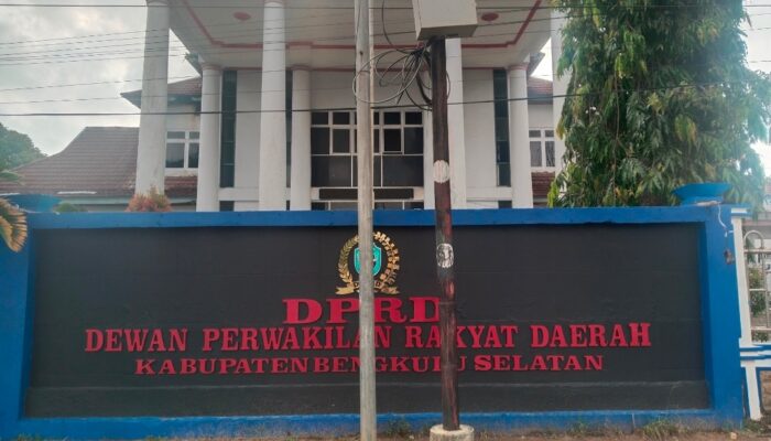 Pembelian Buku LKS di Sejumlah SMP Diduga Bebani Wali Murid, Komisi III DPRD Bengkulu Selatan Siap Pantau
