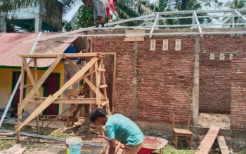 Program Refit SDN 33 Bengkulu Selatan Disorot, Diduga Pengerjaan Tiang Terkesan Tidak Sesuai Standar