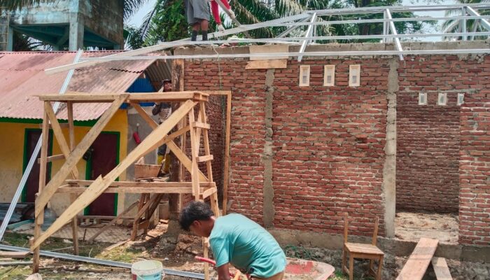 Program Refit SDN 33 Bengkulu Selatan Disorot, Diduga Pengerjaan Tiang Terkesan Tidak Sesuai Standar