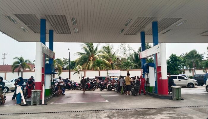 Antrean Panjang di SPBU Bengkulu Selatan Dikeluhkan Pengguna Jalan, Warga Minta Solusi Pemerintah